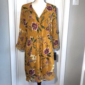 NWT- M- Signature Studio Floral Dress